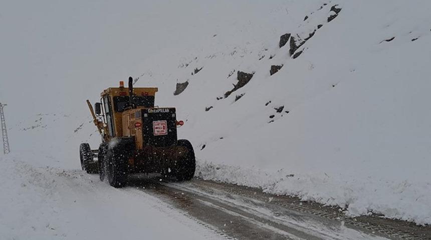 Y&uuml;ksekova&rsquo;ya kış geri geldi