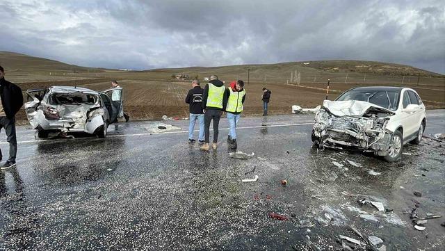 Bayram tatili d&ouml;n&uuml;ş&uuml; trafik kazası: 1 &ouml;l&uuml;, 5 yaralı 4