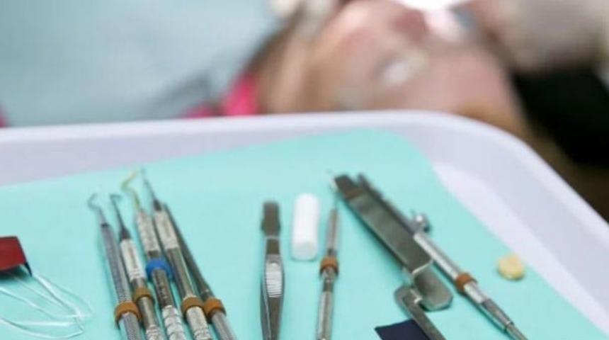 Diş hekimi 19 yaşındaki hastasına tecav&uuml;z etti!