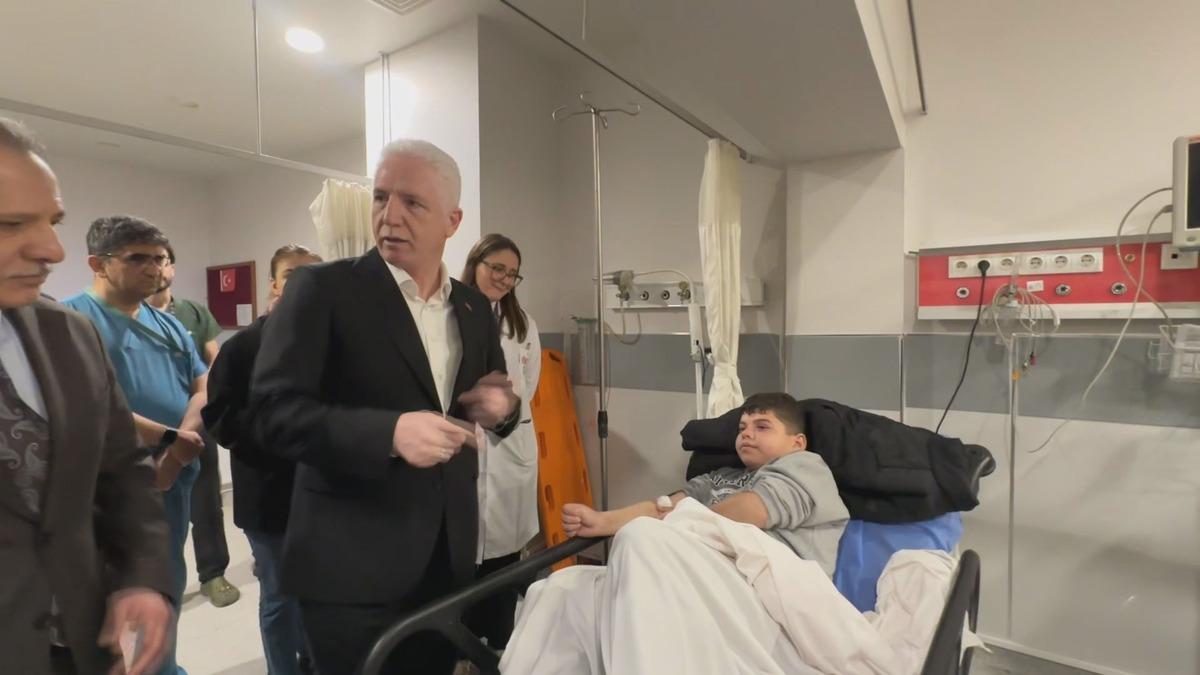 Son dakika| İstanbul Fatih te iki bina &ccedil;&ouml;kt&uuml;! Vali Davut G&uuml;l patlamanın nedenini a&ccedil;ıkladı: 1 kişi hayatını kaybetti 4