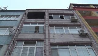 Fatih'te akılalmaz olay: Eşini &ouml;ld&uuml;r&uuml;p evi ateşe verdi