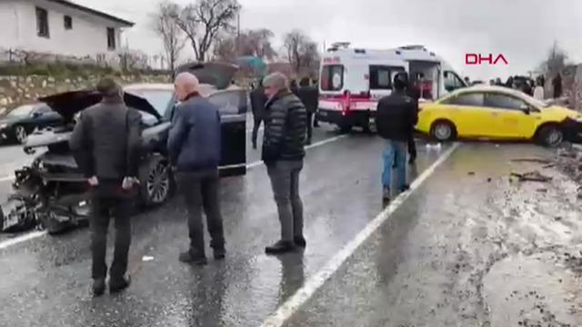 AK Parti konvoyunda kaza meydana geldi: 2 yaralı