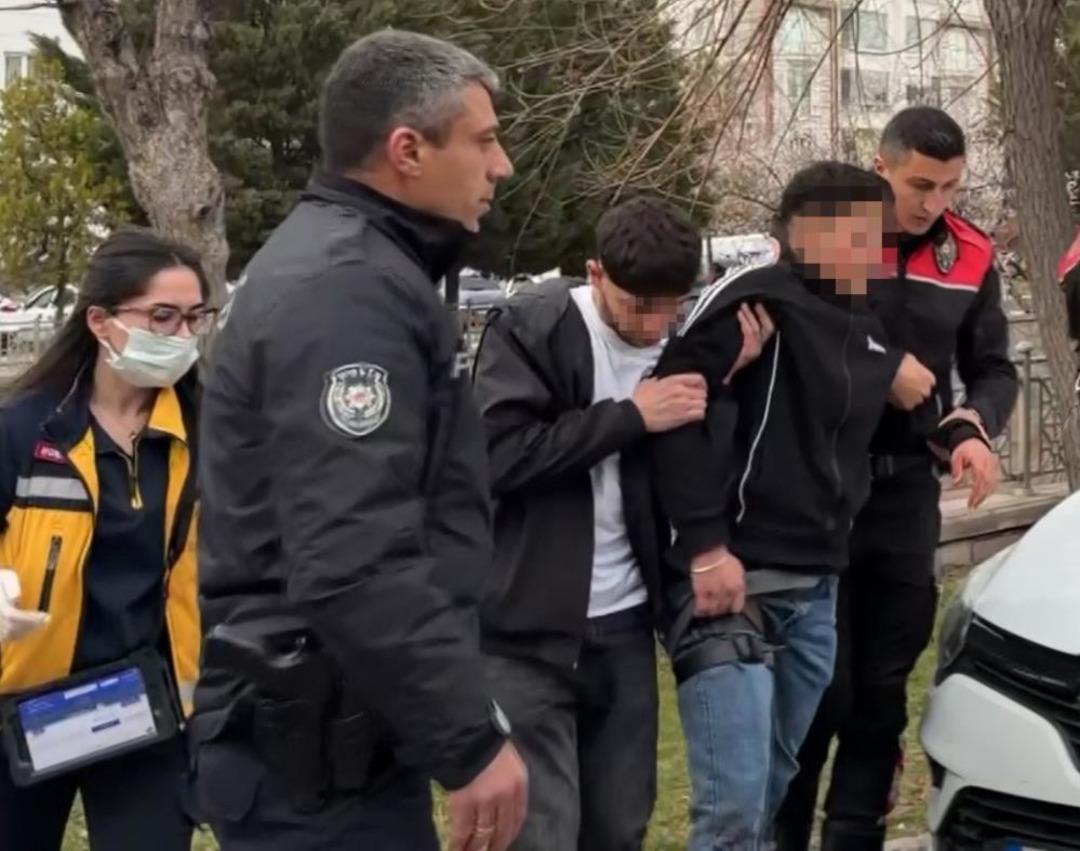 Aksaray&rsquo;da akranı tarafından bı&ccedil;aklanan 16 yaşındaki &ccedil;ocuk yaralandı 2