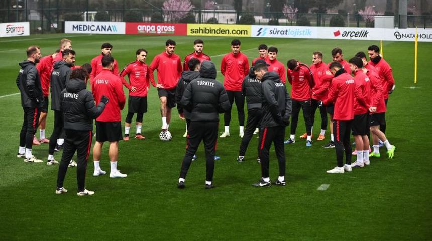 A Milli Futbol Takımı, Romanya ma&ccedil;ı hazırlıklarını s&uuml;rd&uuml;rd&uuml;