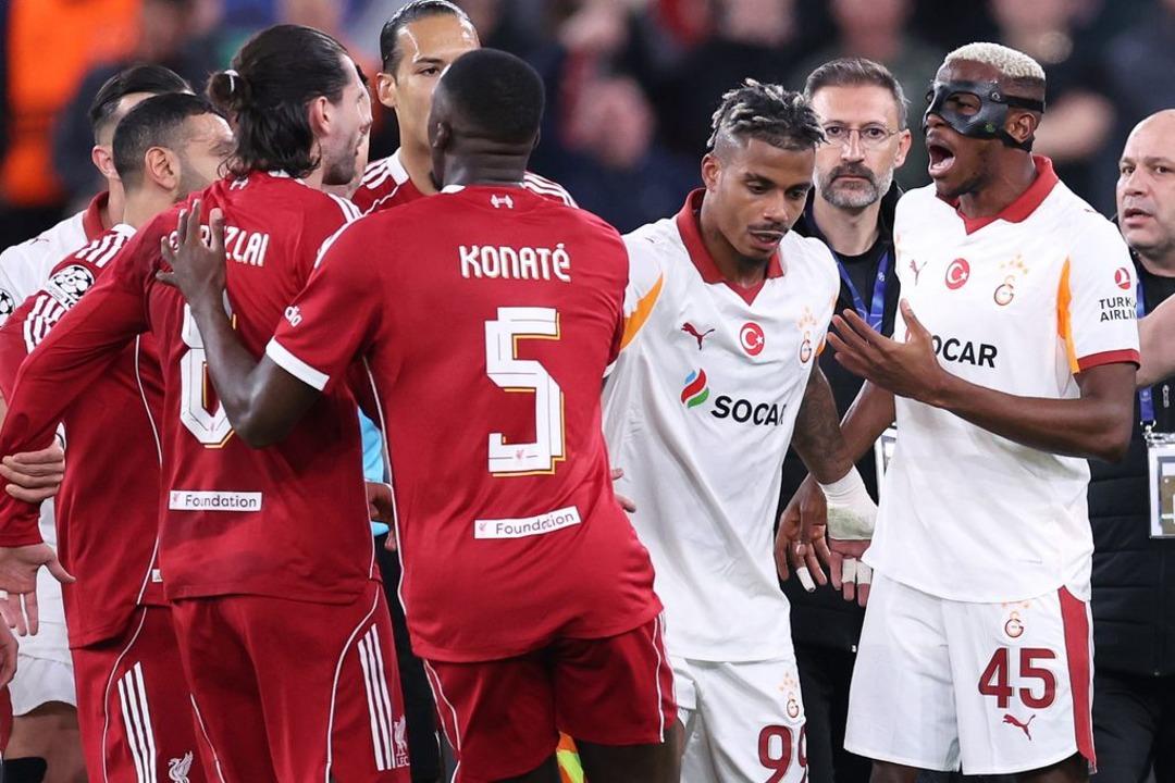 Wesley Sneijder den Liverpool a &ccedil;ok sert tepki: Hesabını verin! 2