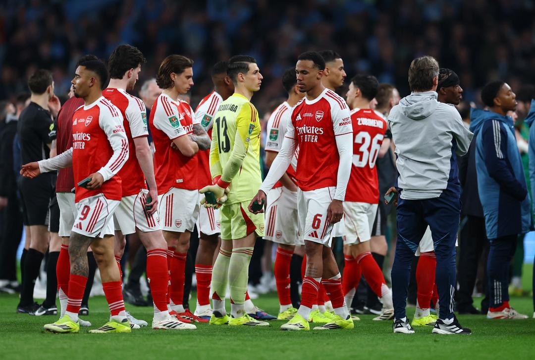 Arsenal ın 33 yıllık kabusu s&uuml;rd&uuml;! Kupa Manchester City nin 2