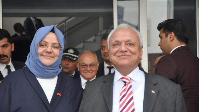 Eski bakanlar Atilla Koç ve Zehra Zümrüt Selçuk trafik kazasında yaralandı