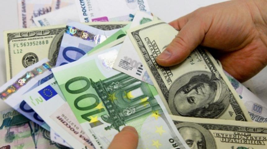Dolar, Euro ve Sterlin rekor tazeledi