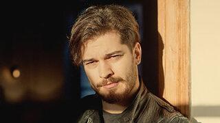 Çağatay Ulusoy eski aşkı Duygu Sarışın'a geri döndü