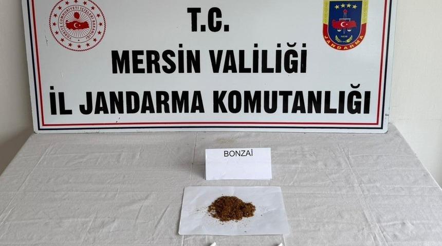 Mersin&rsquo;de uyuşturucu operasyonu: 4 ş&uuml;pheli yalandı