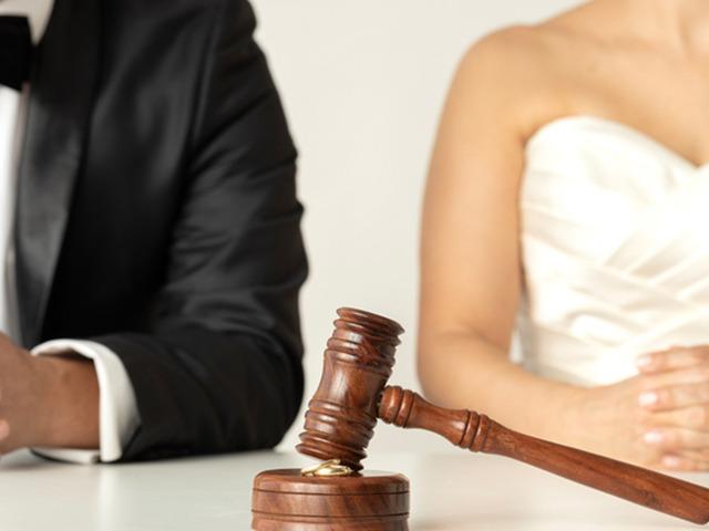 3 dakikalık evlilik! Nikah biter bitmez boşandılar