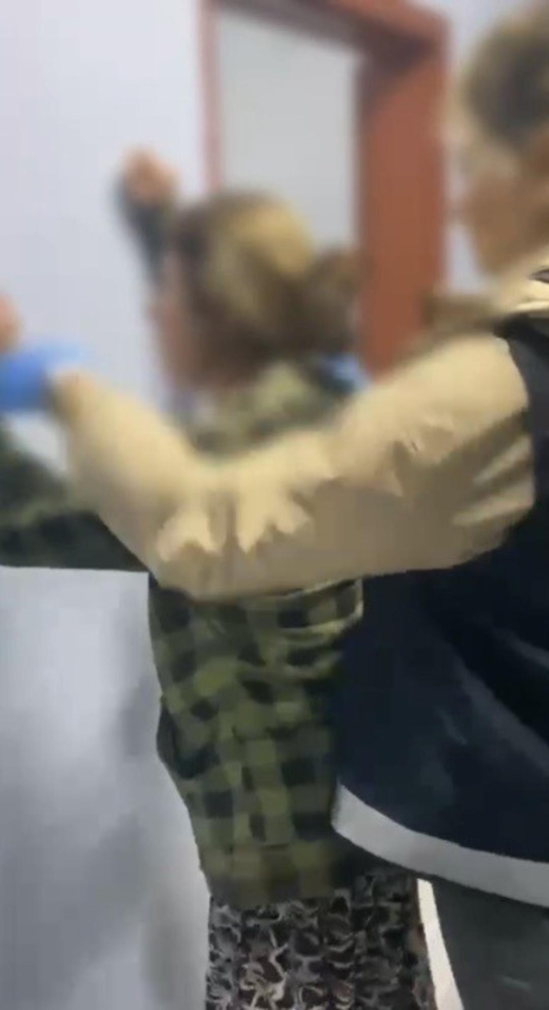 Dolapta yakalanan hırsızdan polislere tepki! "Maşallah ne oldu şimdi?" 1