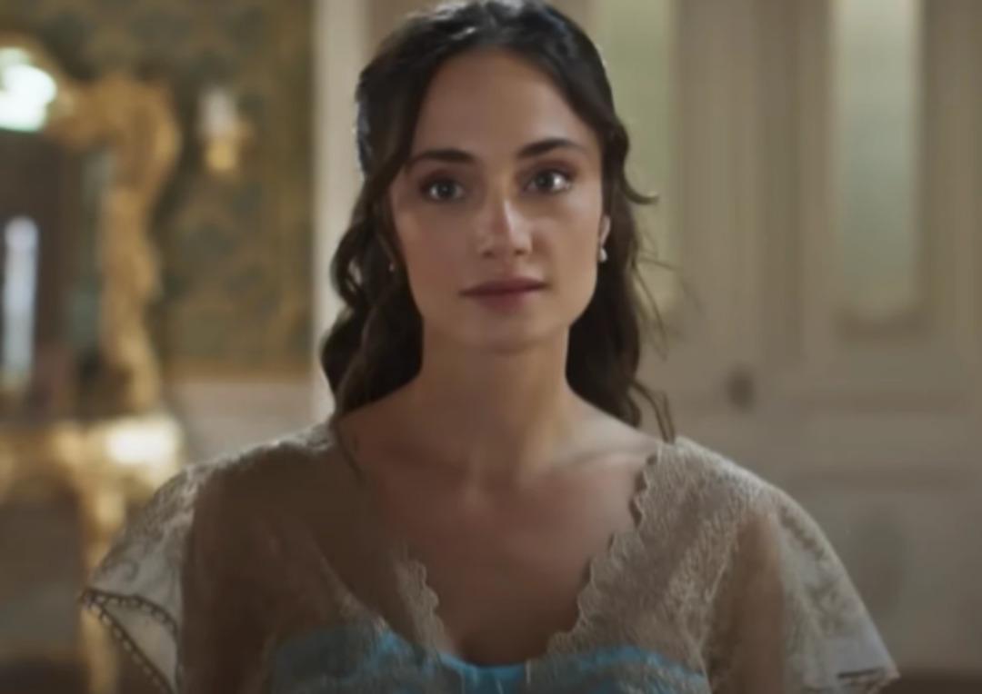 Şakir Paşa Ailesi nde parladı! Denise Capezza, Operasyon Alesta dizisinde 1