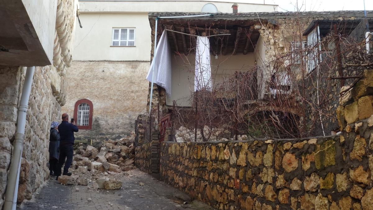 Gercüş'te sağanak yağışlara dayanamayan ev çöktü - Güncel Haberler