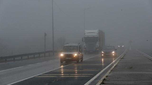 Bolu Dağı'nda sis ulaşımı olumsuz etkiledi