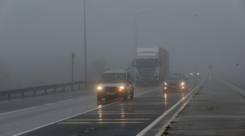 Bolu Dağı'nda sis ulaşımı olumsuz etkiledi