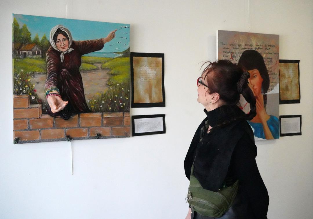 18 kadın, 18 hikaye: Konukevinden gelen mektuplar tuvale yansıdı 4