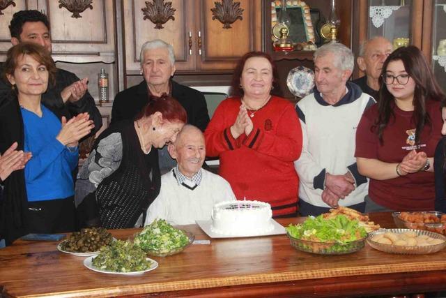 T&uuml;rkiye nin asırlık dedesi! 102&rsquo;nci yaşını kutladı: "Sıhhatim gen&ccedil;lik gibi" 3