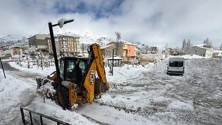 Van, Hakkari ve Bitlis'te 103 yerleşim yerine ulaşım sağlanamıyor