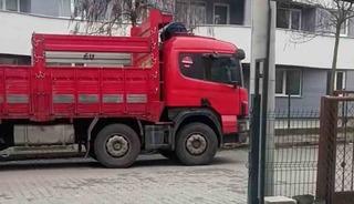 Bolu&rsquo;da &ccedil;alıntı tır sokakta park halinde bulundu