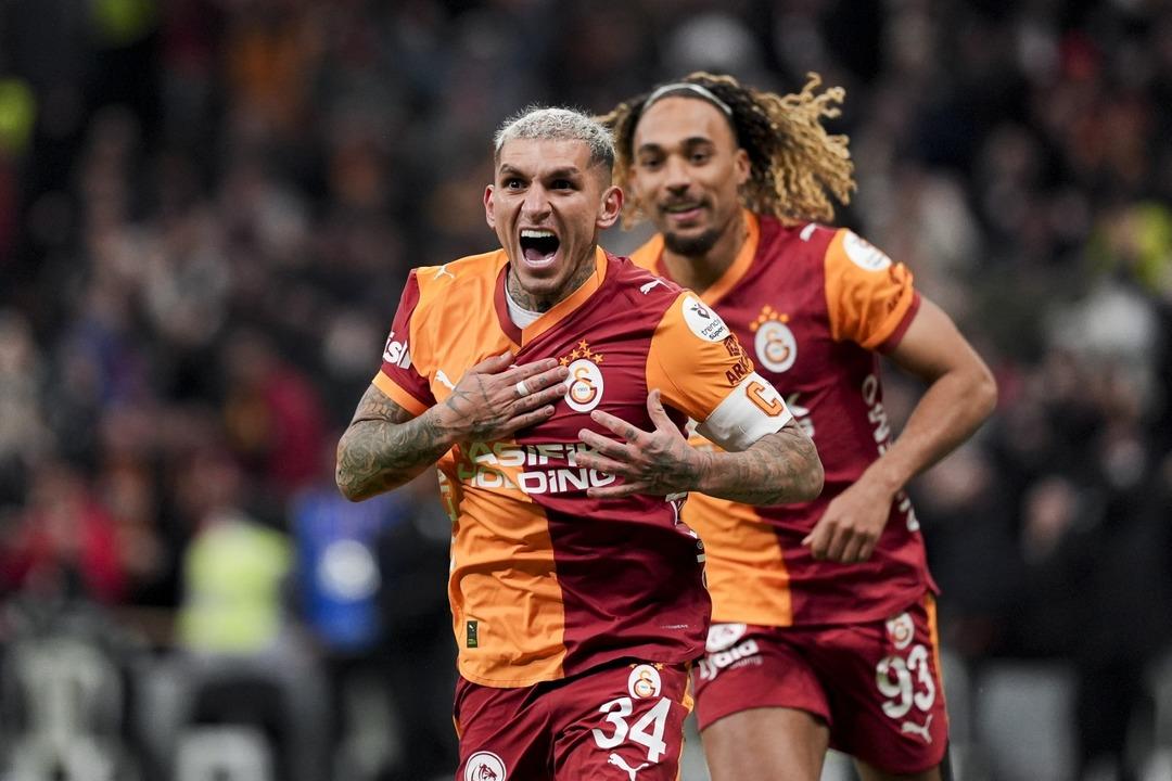 Galatasaray ın dinamosu Torreira i&ccedil;ini d&ouml;kt&uuml;! "Beni &ccedil;ok k&ouml;t&uuml; hissettiriyor" 1