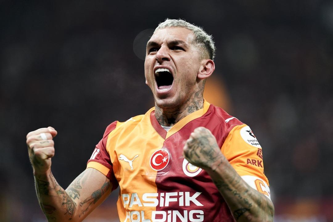 Galatasaray ın dinamosu Torreira i&ccedil;ini d&ouml;kt&uuml;! "Beni &ccedil;ok k&ouml;t&uuml; hissettiriyor" 3