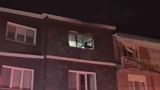Eskişehir’de gece yangın paniği! 1’i bebek 3 yaralı 1