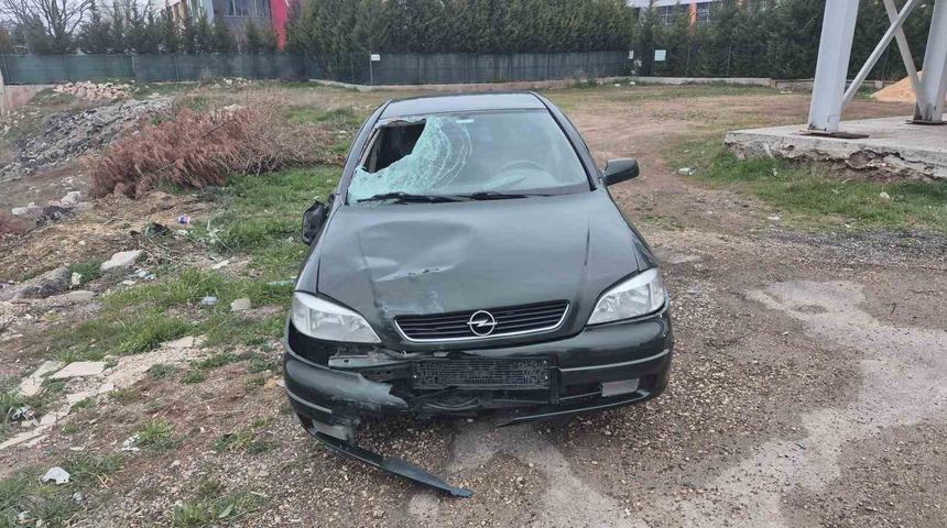 &Ccedil;evre yolunda otomobilin &ccedil;arptığı yaşlı adam hayatını kaybetti