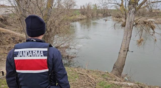 Edirne&rsquo;de taşkında nehre d&uuml;şen otomobil 1 ay sonra bulundu 1