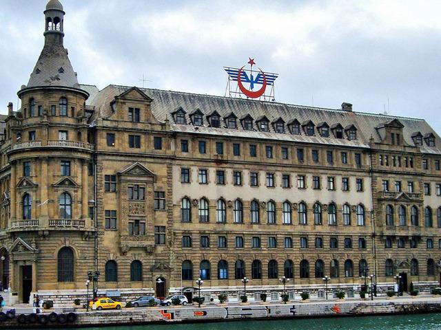 Bakan Ersoy paylaştı! Haydarpaşa ve Sirkeci m&uuml;zelerine uluslararası dokunuş