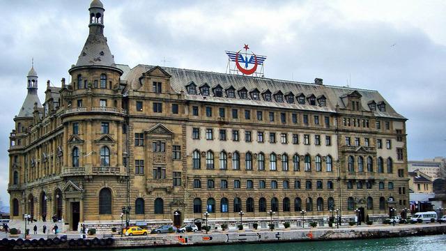 Bakan Ersoy paylaştı! Haydarpaşa ve Sirkeci müzelerine uluslararası dokunuş