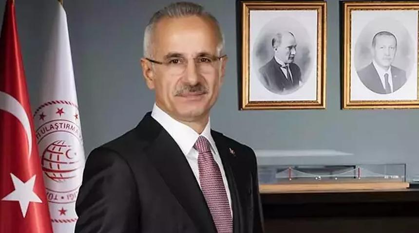 Bakan Uraloğlu duyurdu: 'Bayramda 12,3 milyon ara&ccedil; ge&ccedil;iş yaptı'