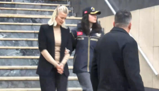 Annesi de g&ouml;zaltına alındı! Survivor'daki olay akla geldi