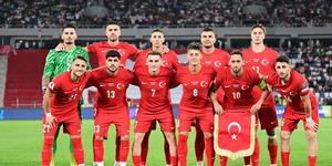 Milli Takıma Romanya ma&ccedil;ı &ouml;ncesi b&uuml;y&uuml;k şok! Yıldız isim sakatlandı