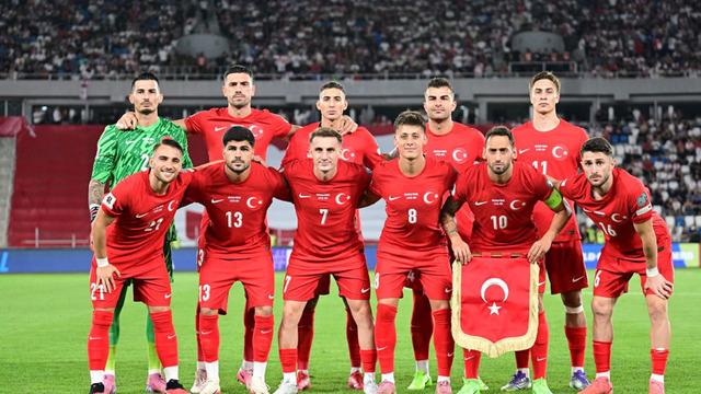 Milli Takıma Romanya maçı öncesi büyük şok! Yıldız isim sakatlandı