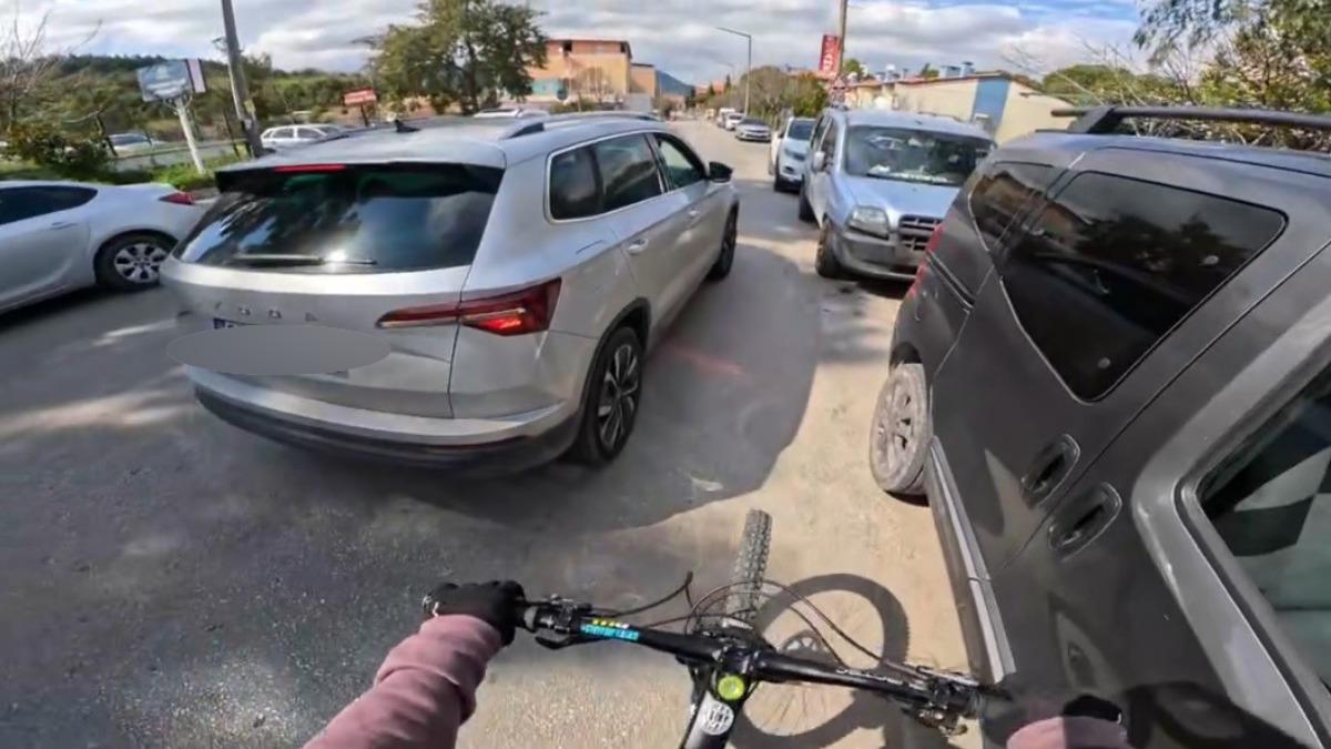 Bisikletli gencin önünü kesti! Kesilen ceza dudak uçuklattı - Güncel Haberler