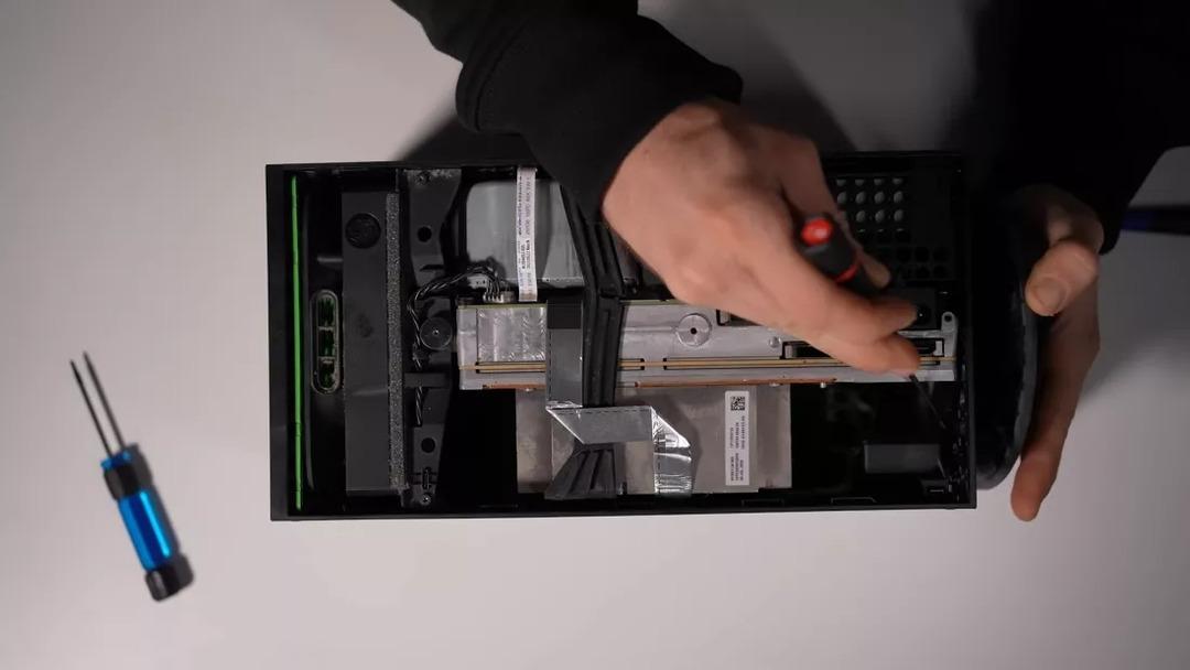 Dışarıdan Xbox, i&ccedil;eriden Windows! G&ouml;renler g&ouml;zlerine inanamadı 1