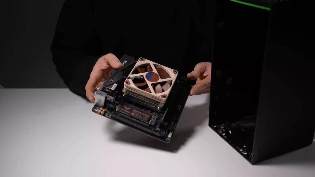 Dışarıdan Xbox, i&ccedil;eriden Windows! G&ouml;renler g&ouml;zlerine inanamadı 2