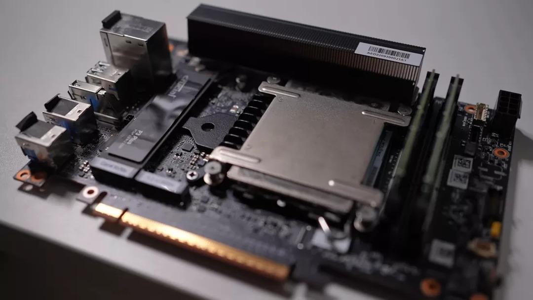 Dışarıdan Xbox, i&ccedil;eriden Windows! G&ouml;renler g&ouml;zlerine inanamadı 3