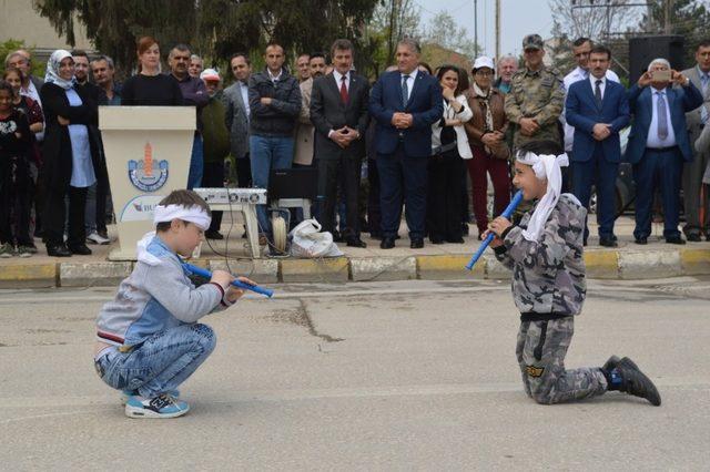 Otizme dikkat çekmek için yürüdüler