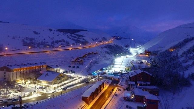 Paland&ouml;ken&rsquo;de sezon 15 Nisan&rsquo;a kadar uzadı 1