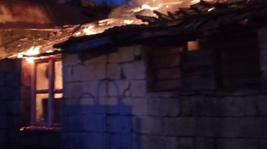 D&ouml;rtyol&rsquo;da metruk bina yangını