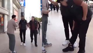 Kelep&ccedil;eyi g&ouml;sterip tehdit etmişti, ceza olarak mescid temizleyecek