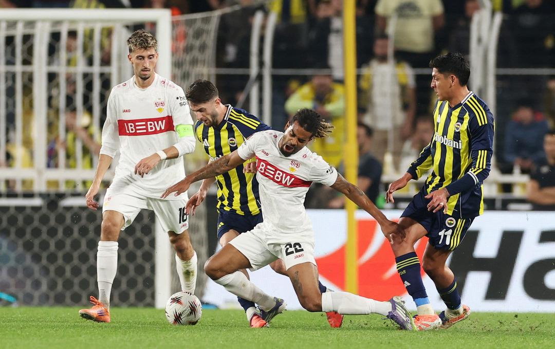 Fenerbah&ccedil;e de hi&ccedil; beklenmedik ayrılık! Sezon sonu yolcu 2