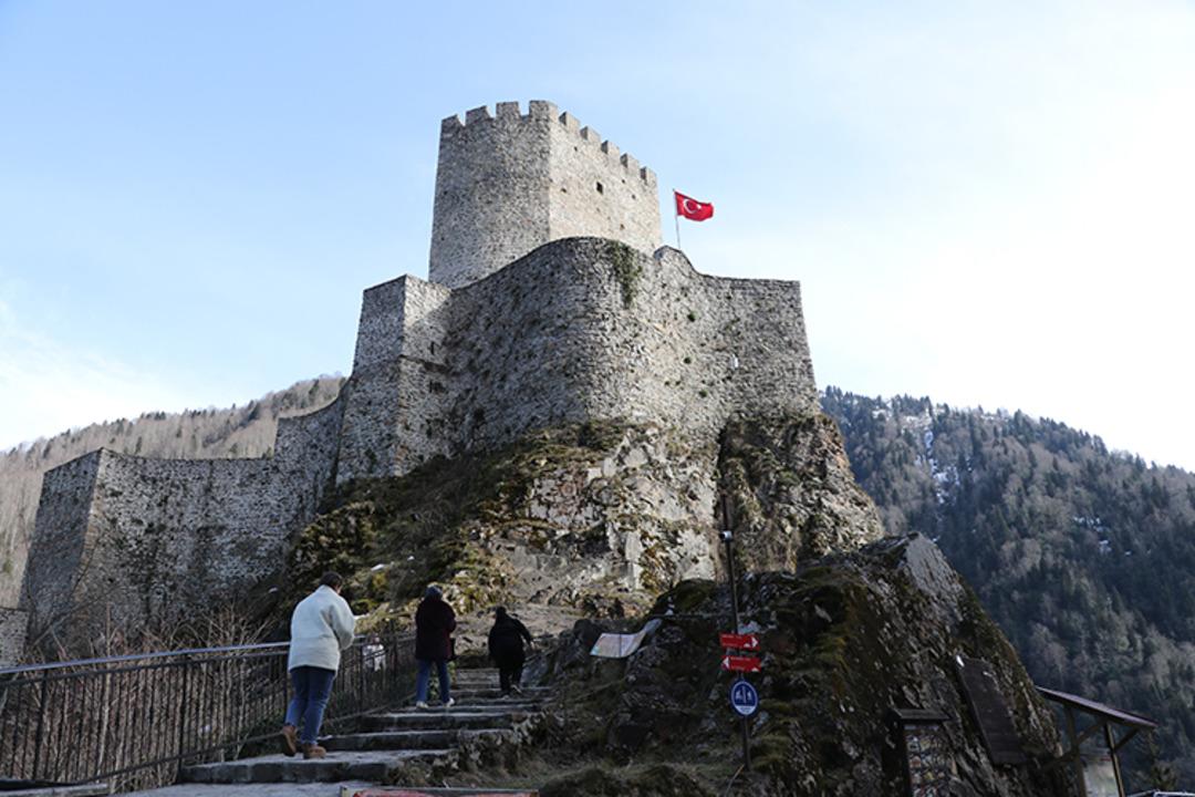 Ziyaret&ccedil;i sayısı rekor kırıyor! Rize nin meşhur kalesi UNESCO yolunda 1