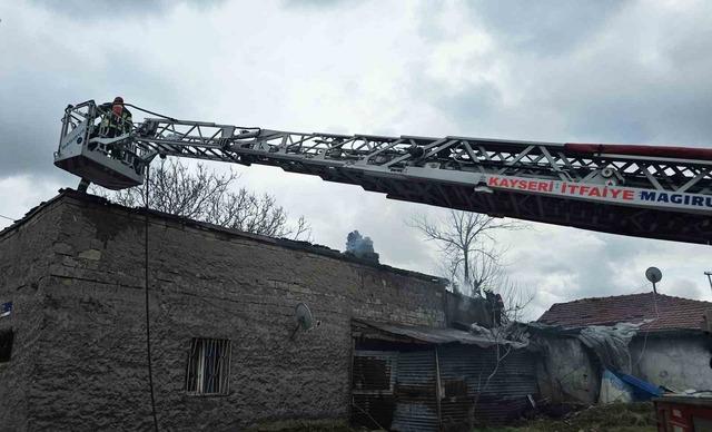 M&uuml;stakil evde yangın: 6 aylık bebek hastaneye kaldırıldı 1