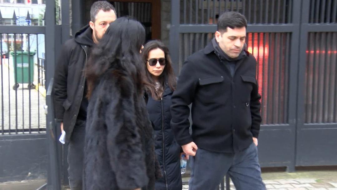 Erol K&ouml;se nin cenazesi kızı Dijan Nazlan K&ouml;se ye teslim edildi!  1