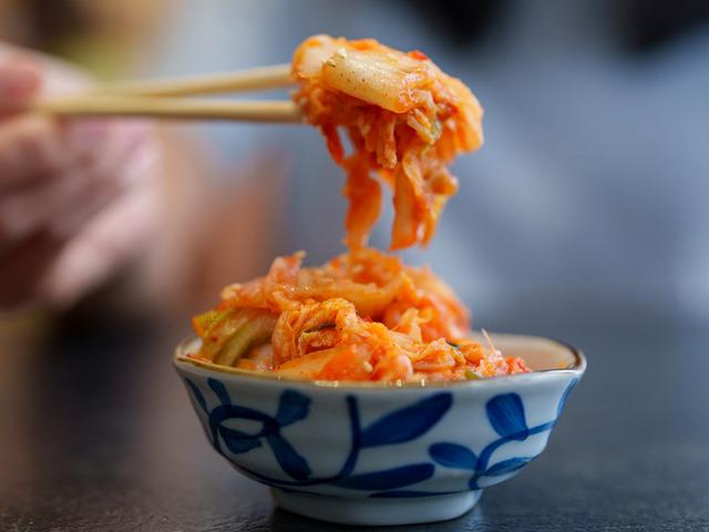 Bilim a&ccedil;ıkladı: Bu besin mikroplastikleri v&uuml;cuttan atıyor!