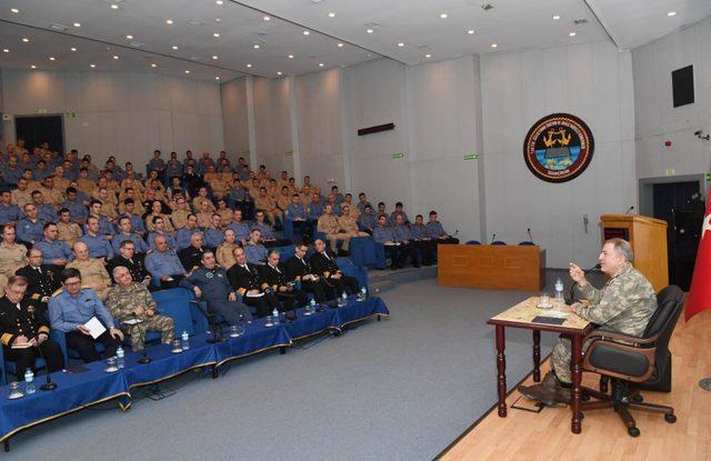 Genelkurmay Başkanı Akar, Donanma Komutanlığı'nda