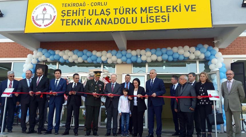 Şehit Pilot Y&uuml;zbaşı Ulaş T&uuml;rk'&uuml;n adı lisede yaşayacak